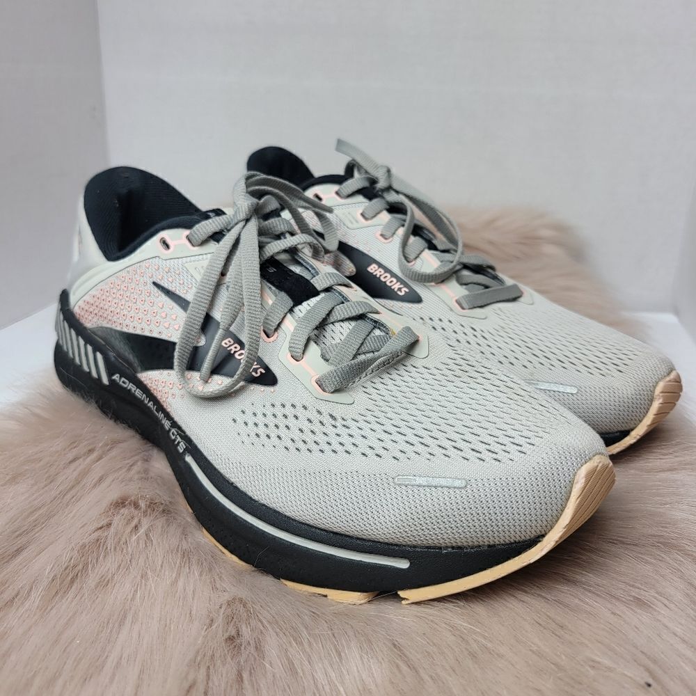 Brooks Womens Adrenaline GTS 22 Running Shoe Gray(missing insole) Size 9